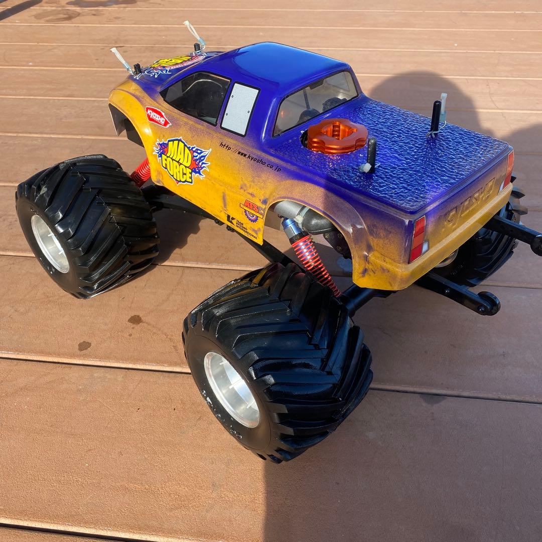 京商モンスタートラック4WDマッドフォースRCエンジン