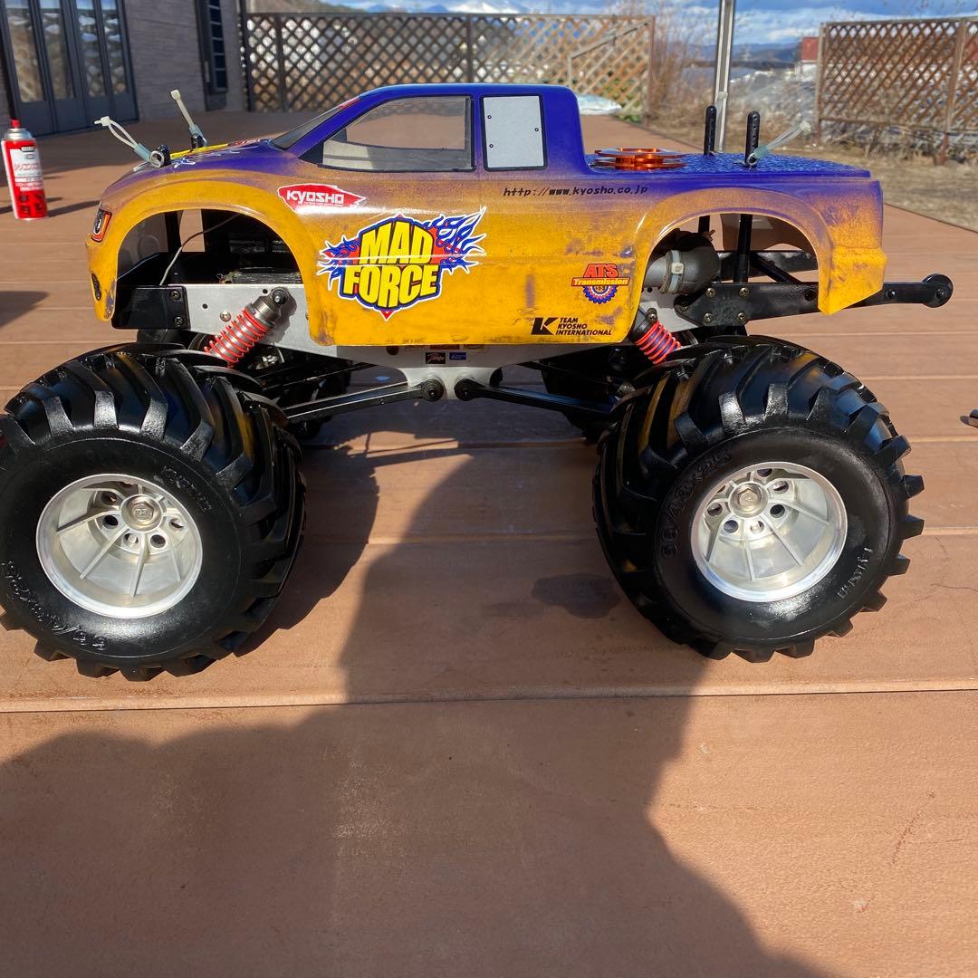 京商モンスタートラック4WDマッドフォースRCエンジン