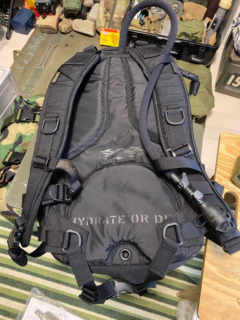 お*か様 米軍　 CAMELBAK ブラックバックパック ハイドレーション付き