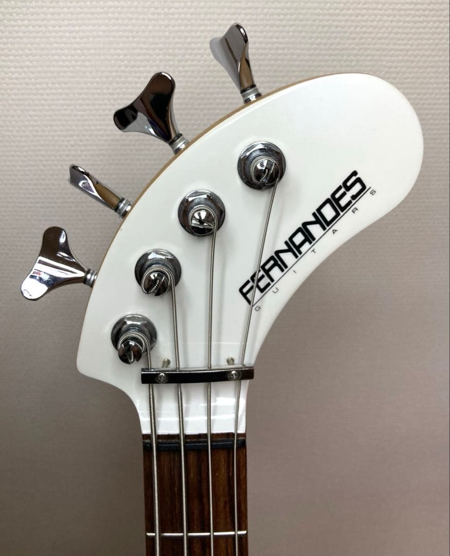 FERNANDES ZO-3 BASS ホワイト アンプ内蔵 ショートスケール