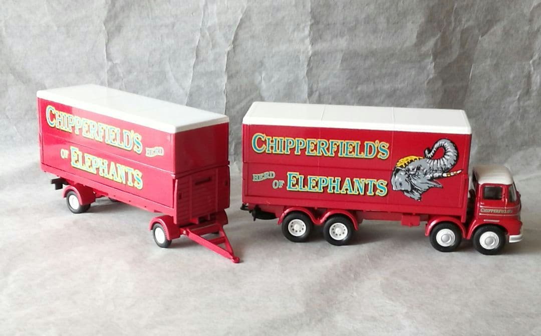 コーギー　Corgi Chipperfields Circus 箱入り　英国