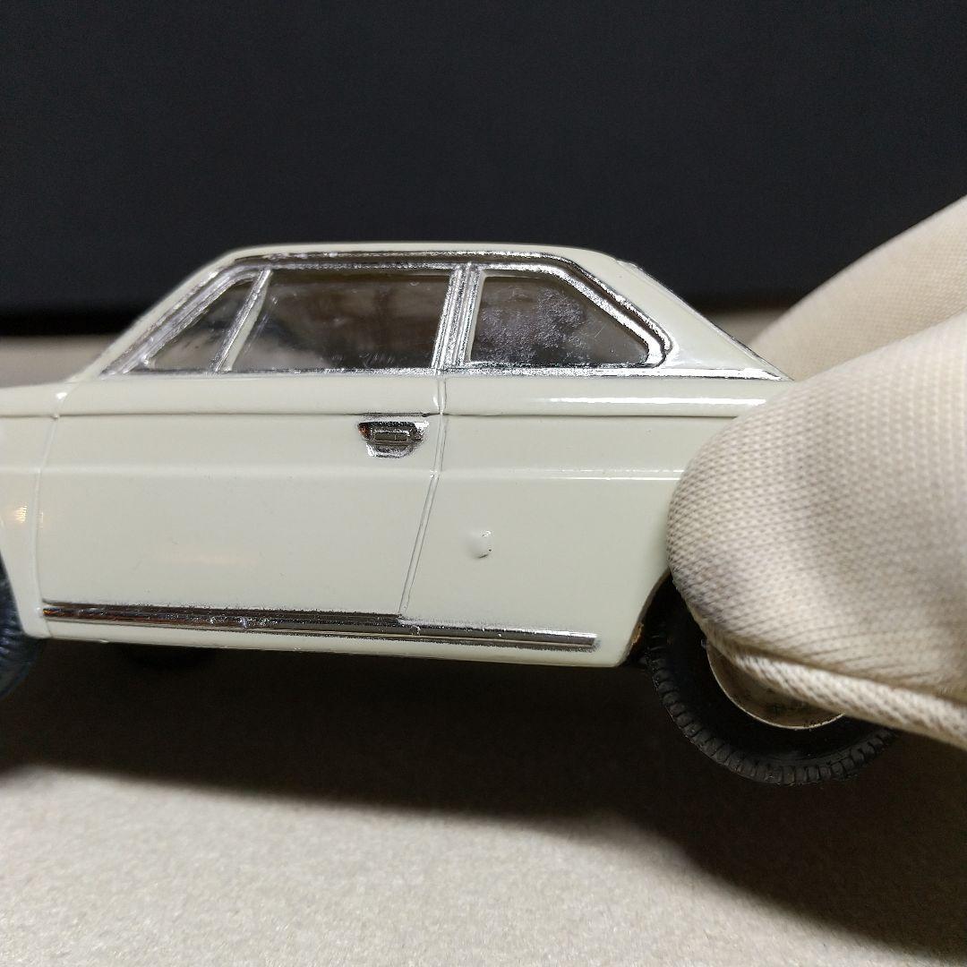 モデルペット　日野コンテッサ・1300・クーペ