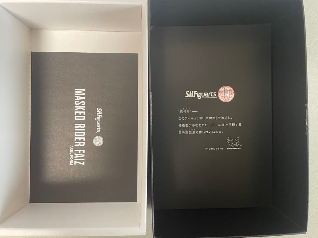 S.H.Figuarts（真骨彫製法）仮面ライダーファイズ アクセルフォーム