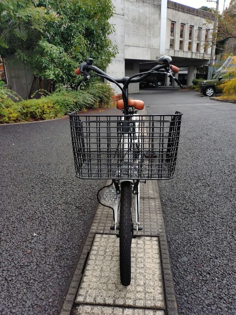 ホワイト 電動アシスト自転車 シティタイプ 20㌅ シマノ6段変速機搭載 美品