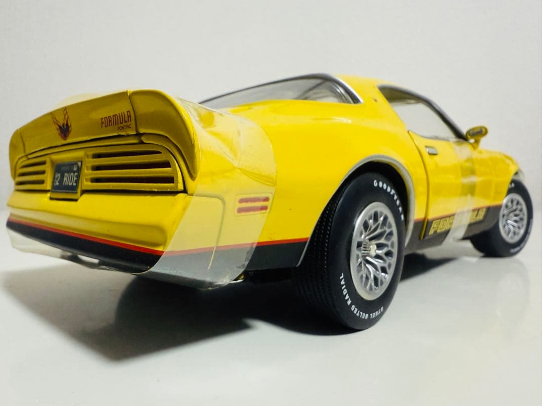 Ertl/'77 Pontiacポンティアック FBファイヤーバード 1/18