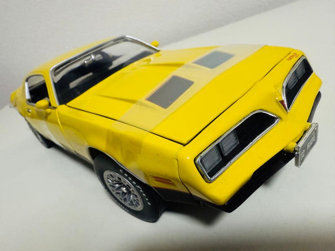 Ertl/'77 Pontiacポンティアック FBファイヤーバード 1/18