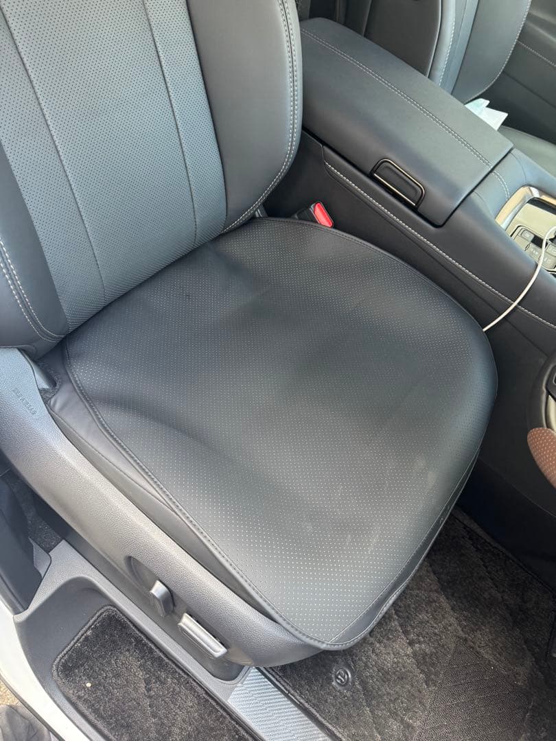 入荷困難　レザー　アルファード　alphard 座席クッション　シートクッション