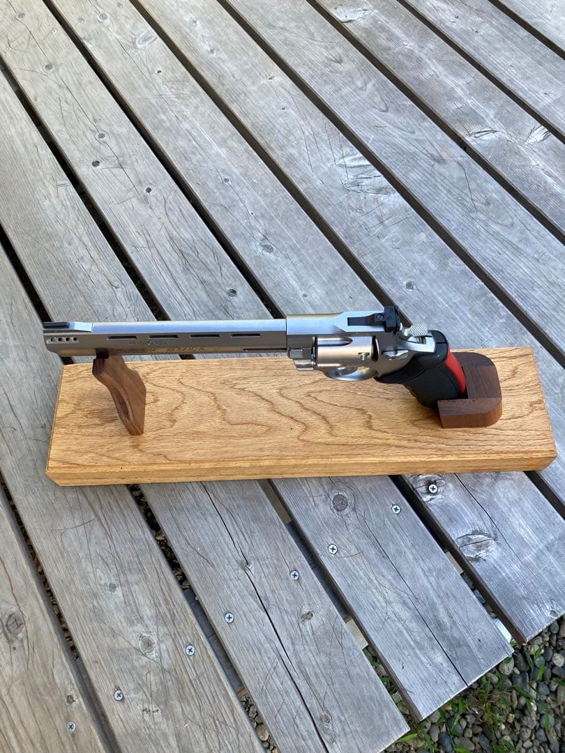 Taurus Raging Bull マルシン製のGun Standガンスタンド