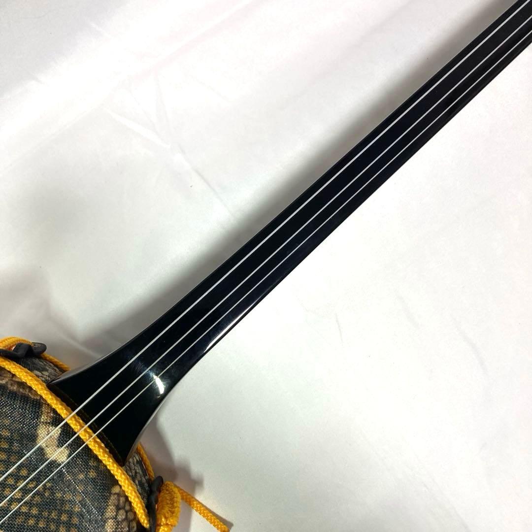 【美品】三線 沖縄 初心者 人工皮 ソフトケース 蛇革 蛇皮 付属品 和楽器
