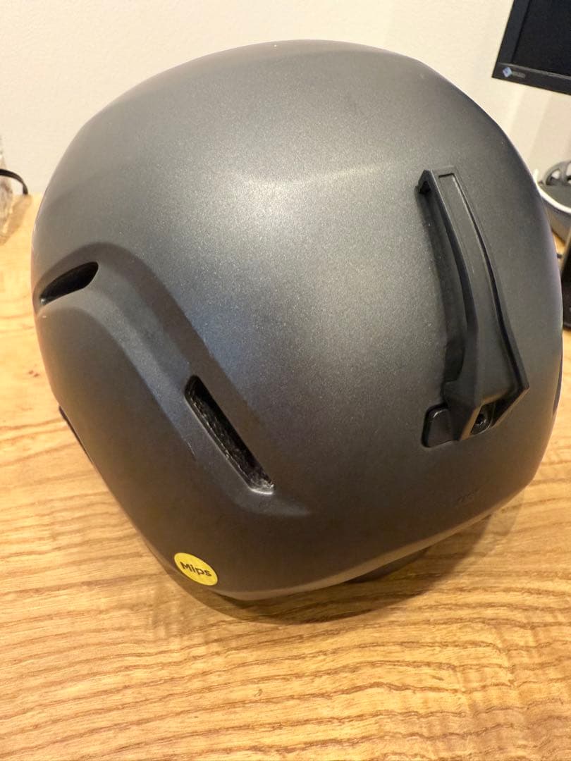 M*i様 Giro mips ヘルメット マットグレー　Mサイズ 55.5cm