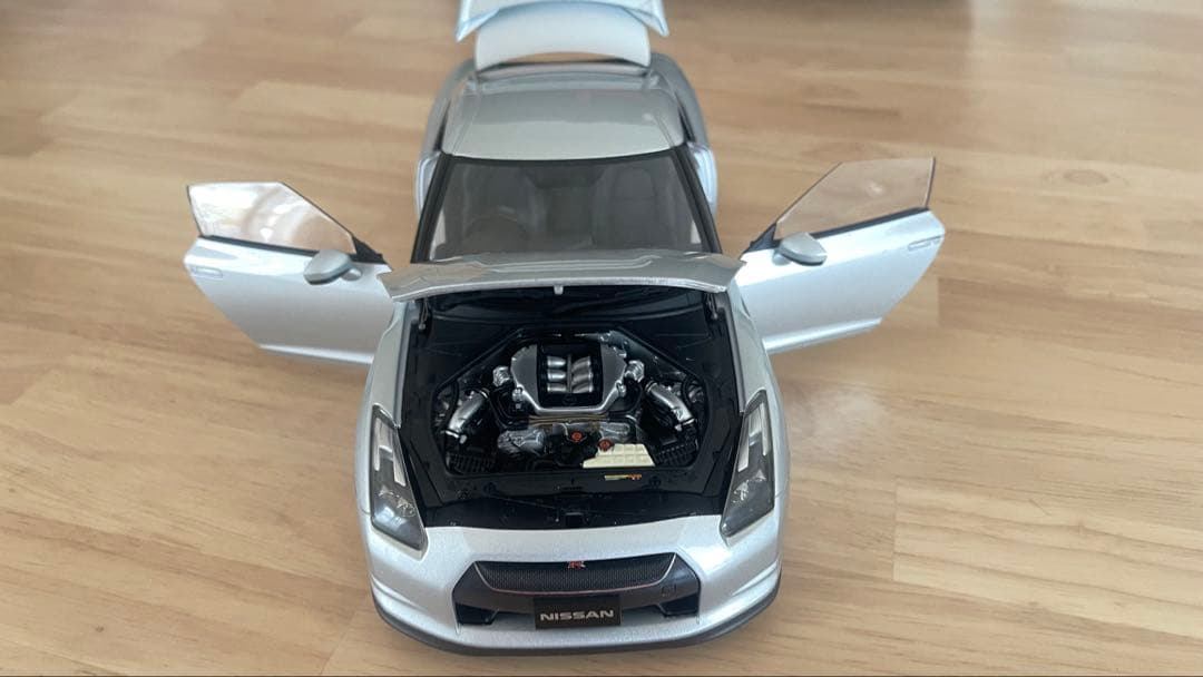 AUTOart オートアート 1/18 Nissan GT-R