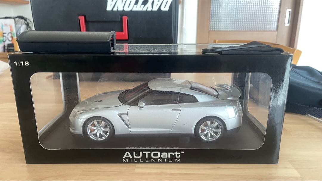 AUTOart オートアート 1/18 Nissan GT-R
