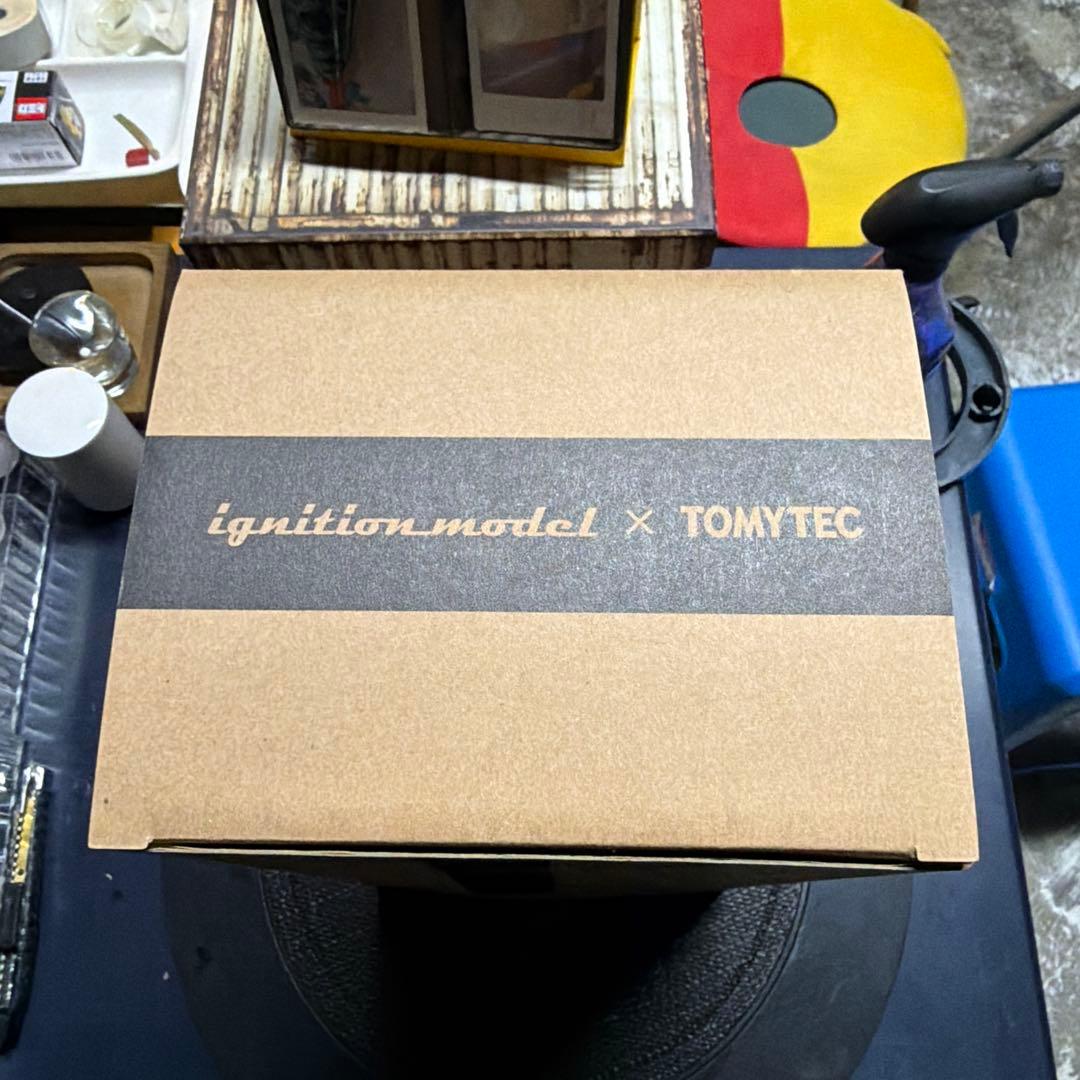 ignition.model パトカー仕様ミニカー 1/43