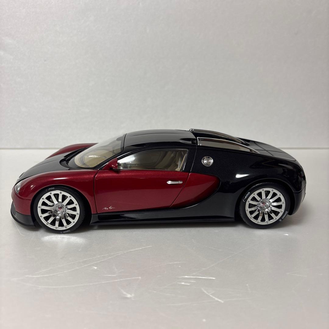 ミニカー BUGATTI VEYRON