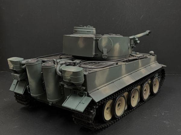 技術基準適合証明済 ヘンロン 1/16 迷彩色 タイガーI型【メーカー特注色】