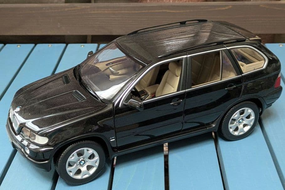 京商  X5 4.4i ミニカー　1:18