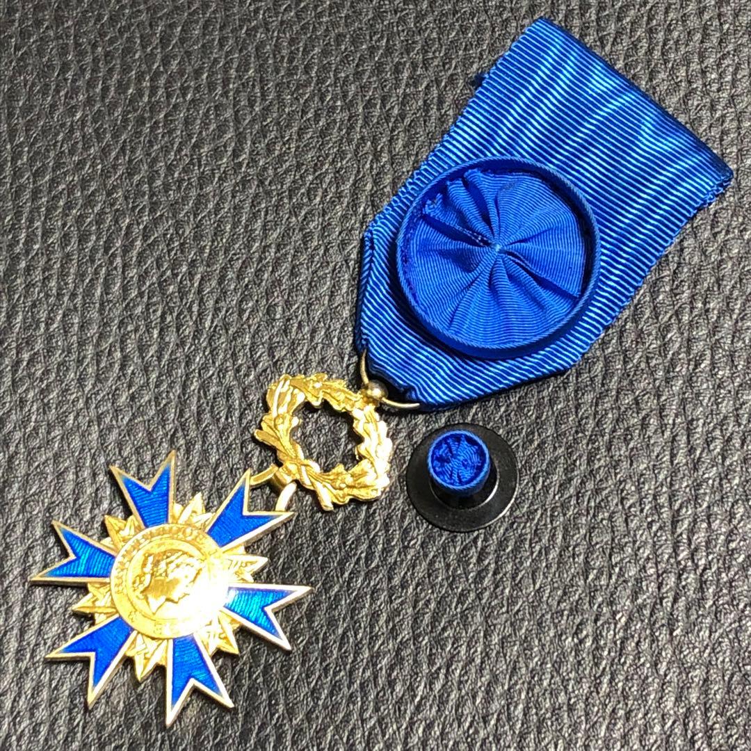 【送料無料】フランス 国家功労勲章 オフィシエ(勲四等) 略綬 共箱 記章 徽章