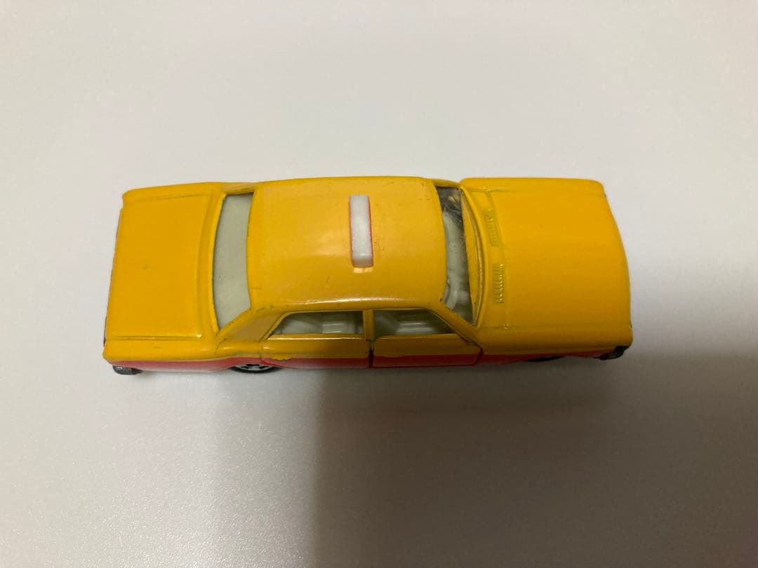 トミカ　日本製　トヨタ　クラウンタクシー　1Aホイール　色指定箱　シール付き