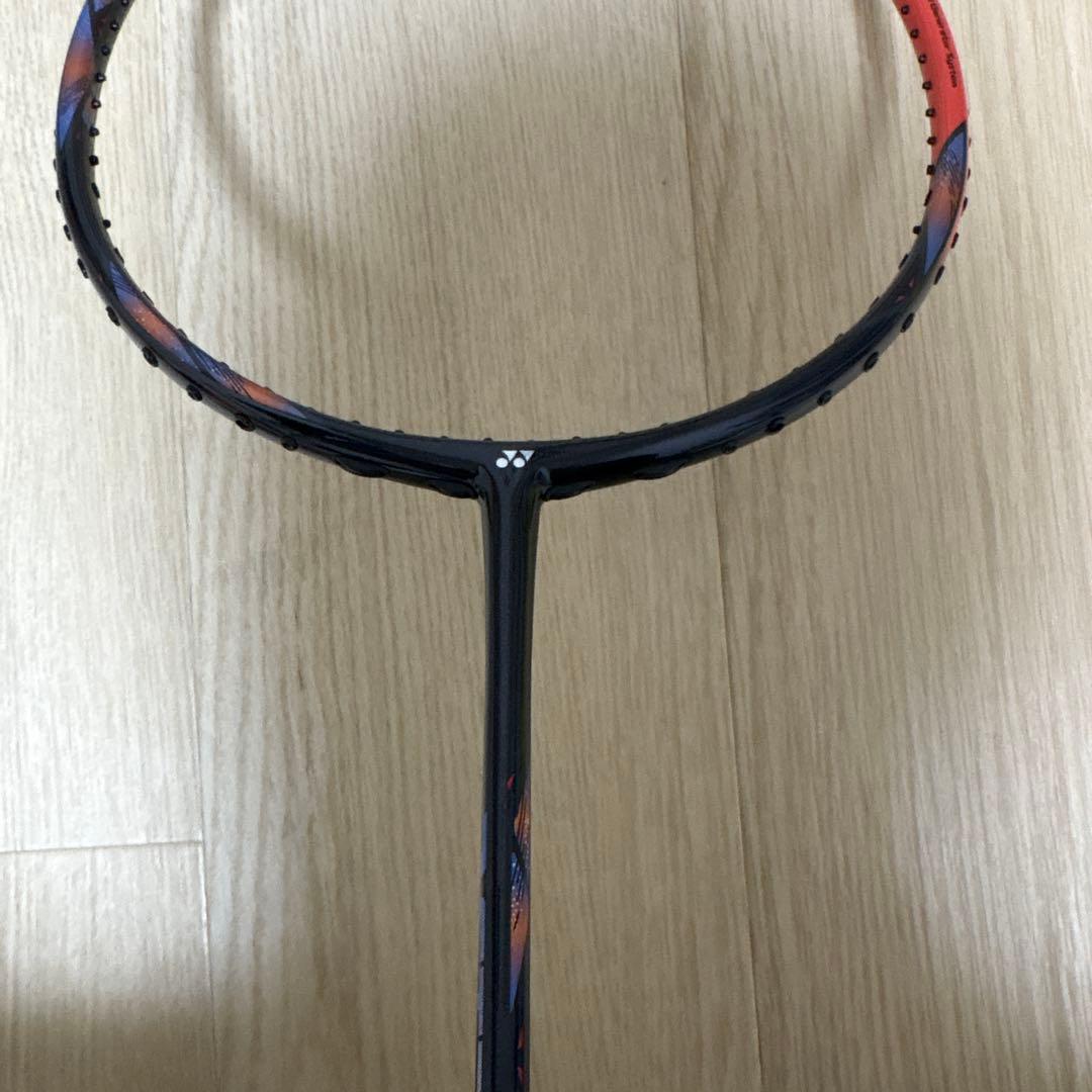 バドミントンラケットアストロ77プロ