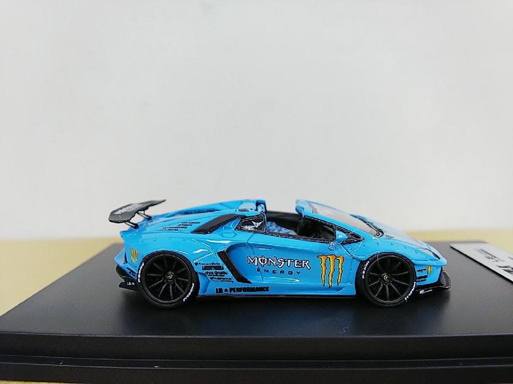 リバティウォーク 香港限定500個 1/64 アヴェンタドール/MONSTER