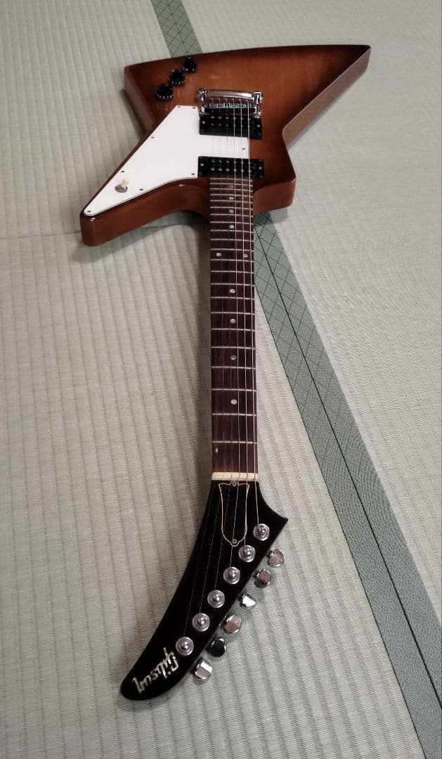 ギブソンエクスプローラー96製Limitid中古です。取りに来れる方のみ。