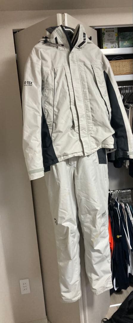 ダイワ ゴアテックス 防寒・防水ウェア DW-1301