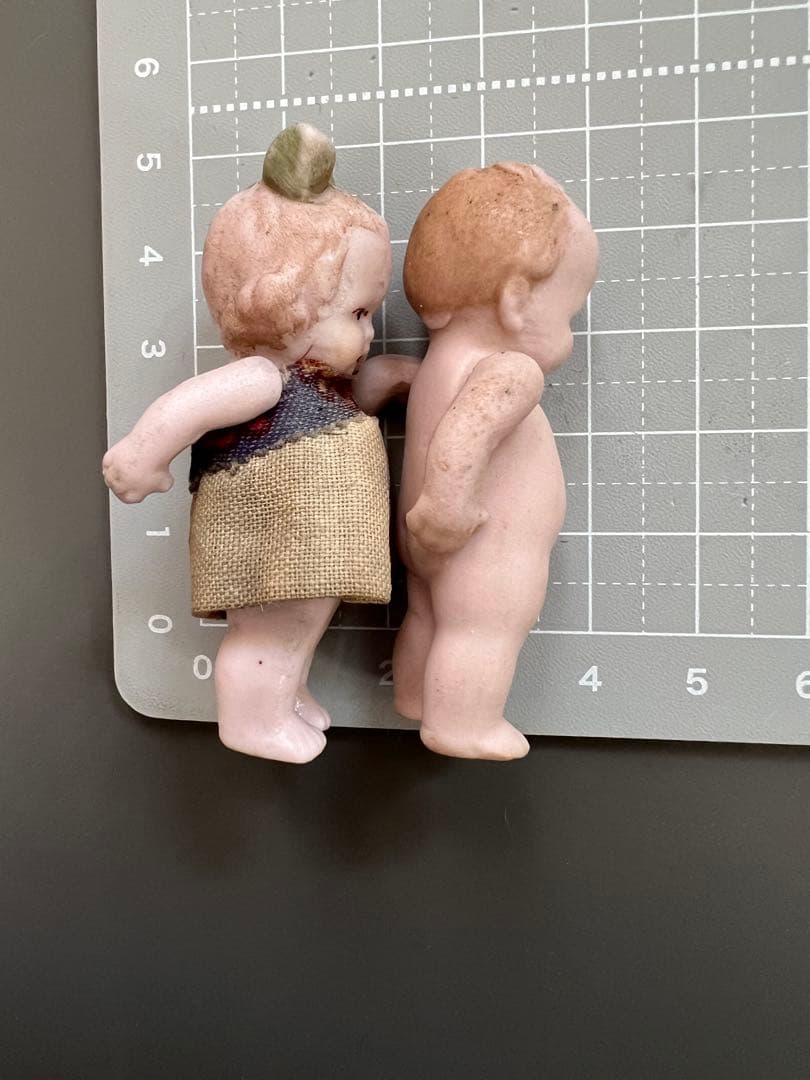 【アンティーク】ドイツ製 Hertwig ドール ペア 5.5cm