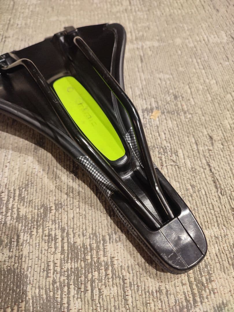 PHENOM W/MIMIC COMP SADDLE WOMENスペシャライズド