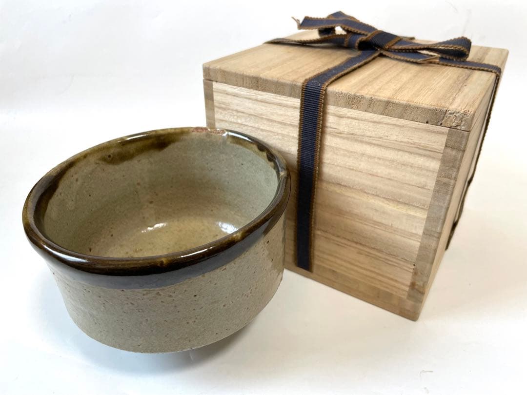 陶芸家　人間国宝　浜田庄司　濱田庄司　縁黒　茶碗　皮鯨　抹茶碗　益子焼　共箱