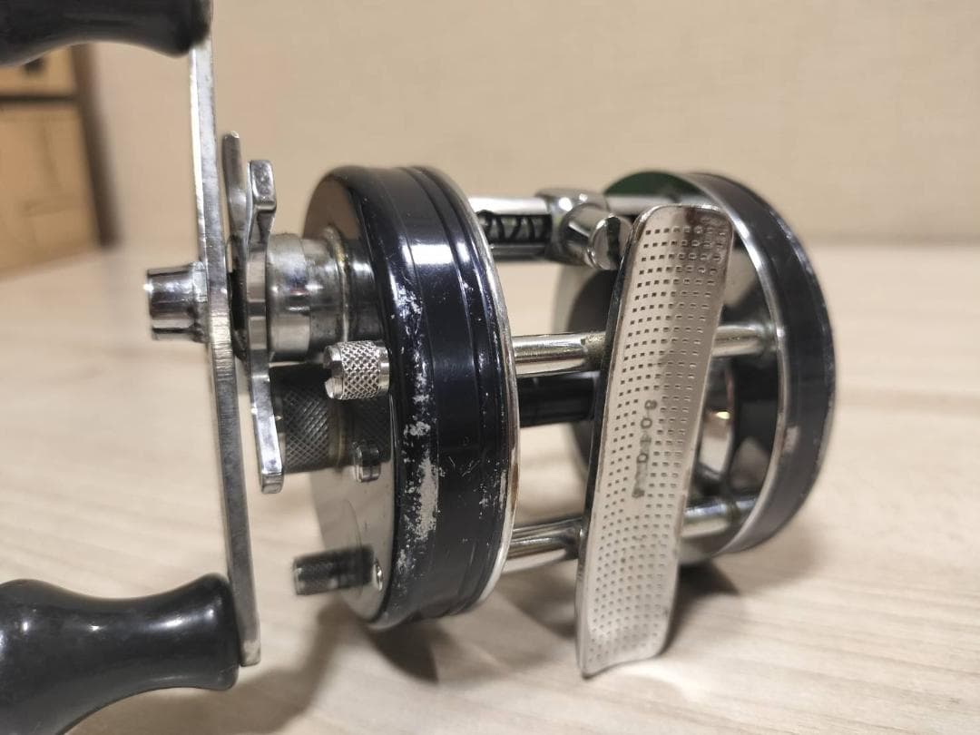 ★アブガルシア　アンバサダー5500C　ビンテージ　リール ブラック