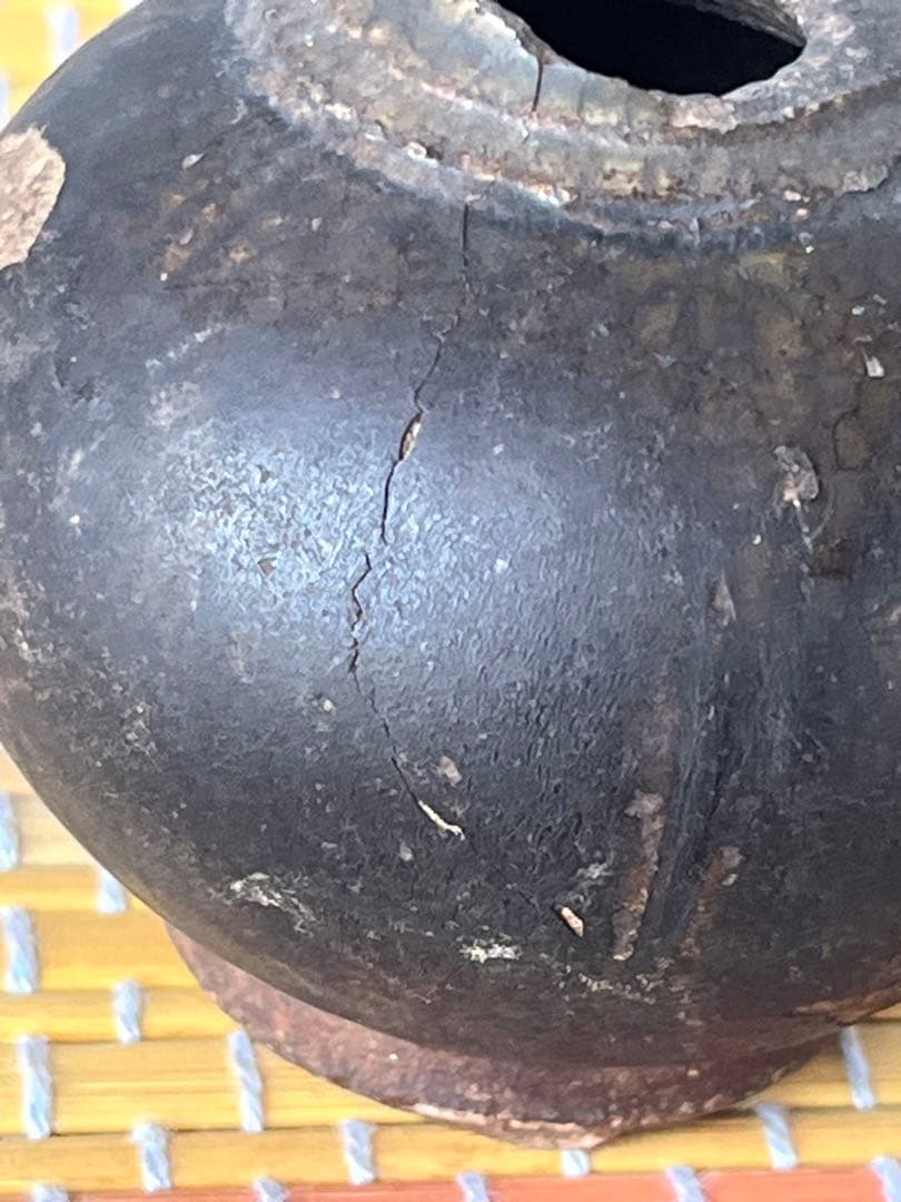 クメール黒釉刻線文壺　 12～13世紀遺跡発掘品カンボジア　埋蔵文化財 貴重標本