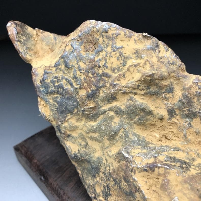 隕石　アルタイ隕石　大型隕石 6.9キロ　鉄隕石　ナチュラル　原石 木台付き