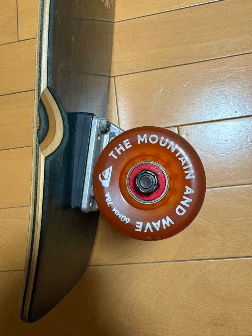 希少　QUIKSILVER スケートボード