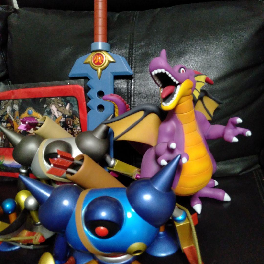 ドラゴンクエストフィギュア４体、ドラゴンクエスト３きんちゃく、パプニカのナイフ