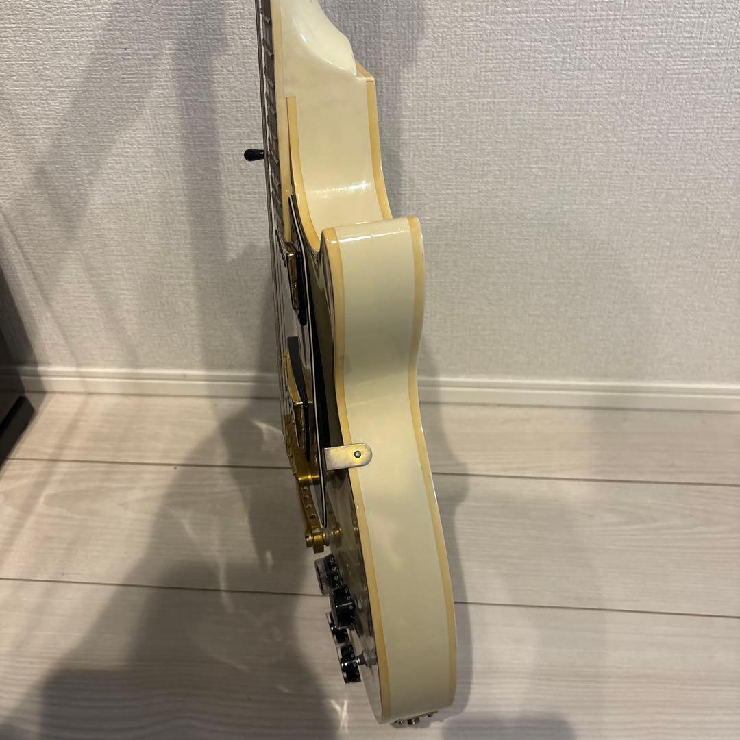 アイボリー