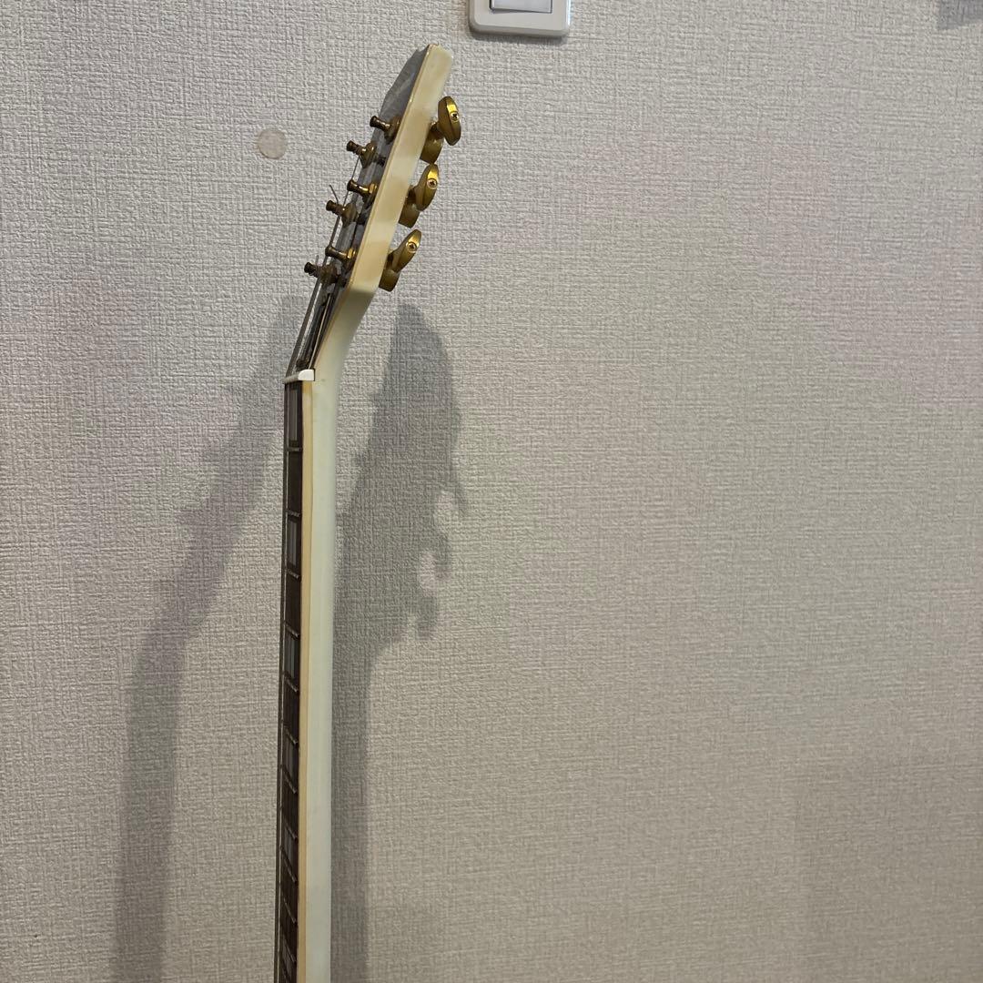 アイボリー