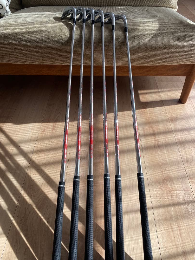 ⭐︎値引き⭐︎コブラ　Ｆ９FORGED TECアイアン　５番〜Ｐセット