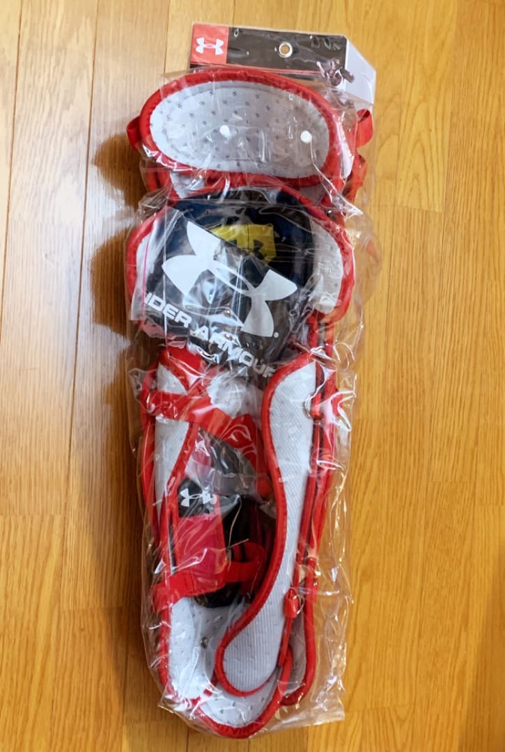 新品2026年アメリカ国内限定発売アンダーアーマー☆キャッチャーレッグガード☆赤