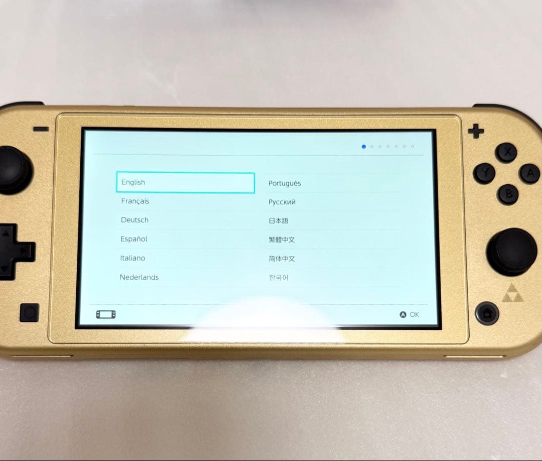 【極美品】ニンテンドースイッチライト ハイラルエディション