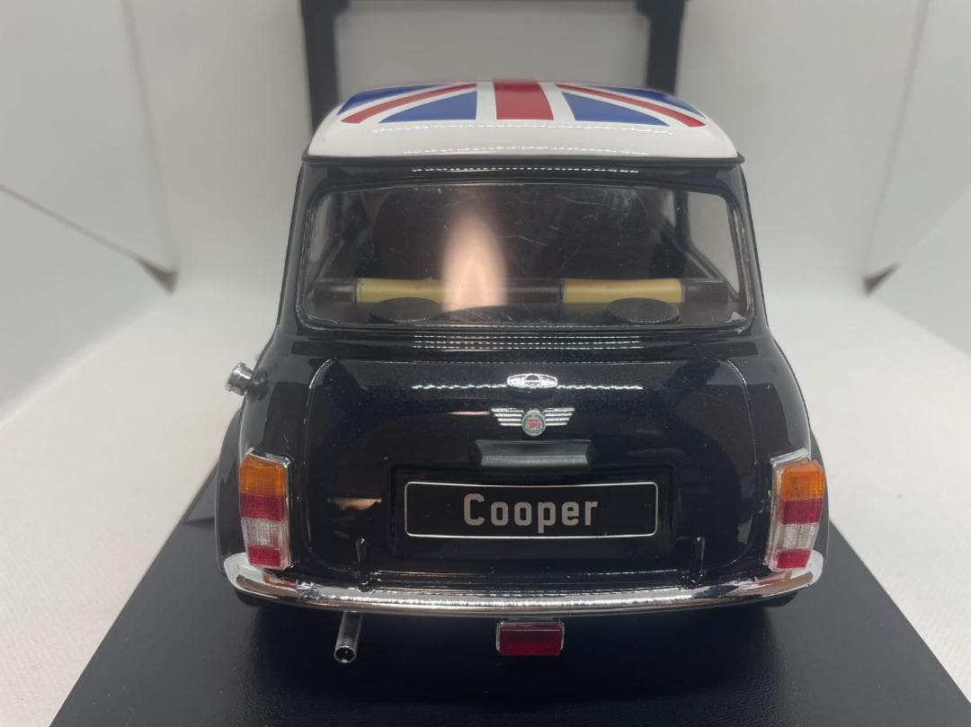 305-041 KK 1/12 ミニ クーパー RHD ブラック×米字