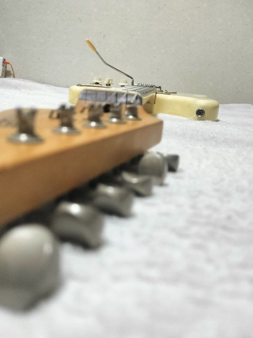 フェルナンデス ストラトキャスター アイボリー LE-1Z