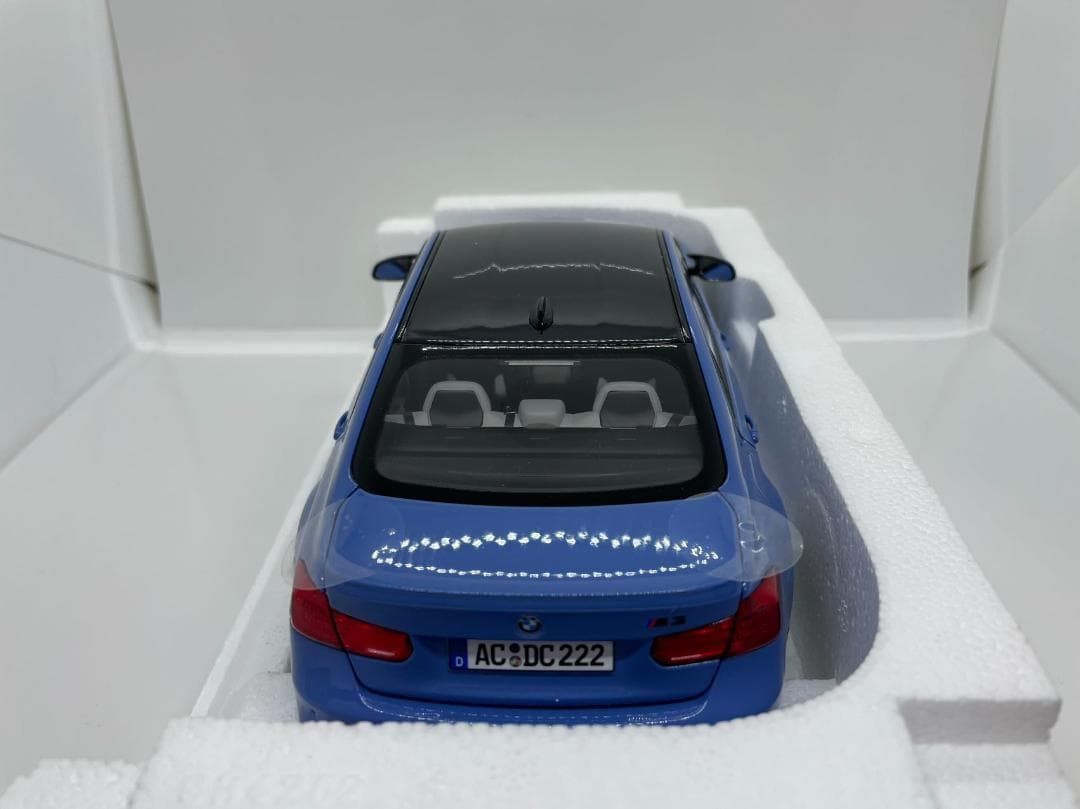 304-036 ノレブ 1/18  M3 Competition 2017