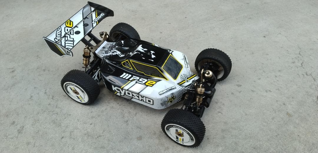 京商　KYOSHO インファーノ MP9e　電動ラジコンバギー
