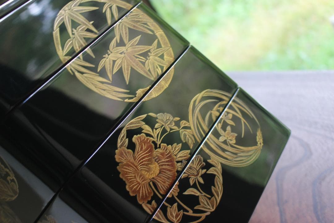 専用！上質黒漆に極上丸紋花蒔絵の映える手提四段重（検輪島塗重箱