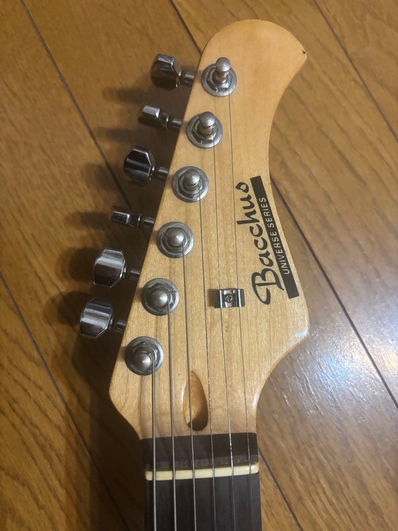 Bacchus ストラトキャスタータイプ エレキギター サンバースト、美品