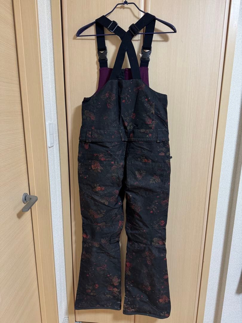VOLCOM ボルコム スノーボードウェア パンツ ビブパン レディース 花柄