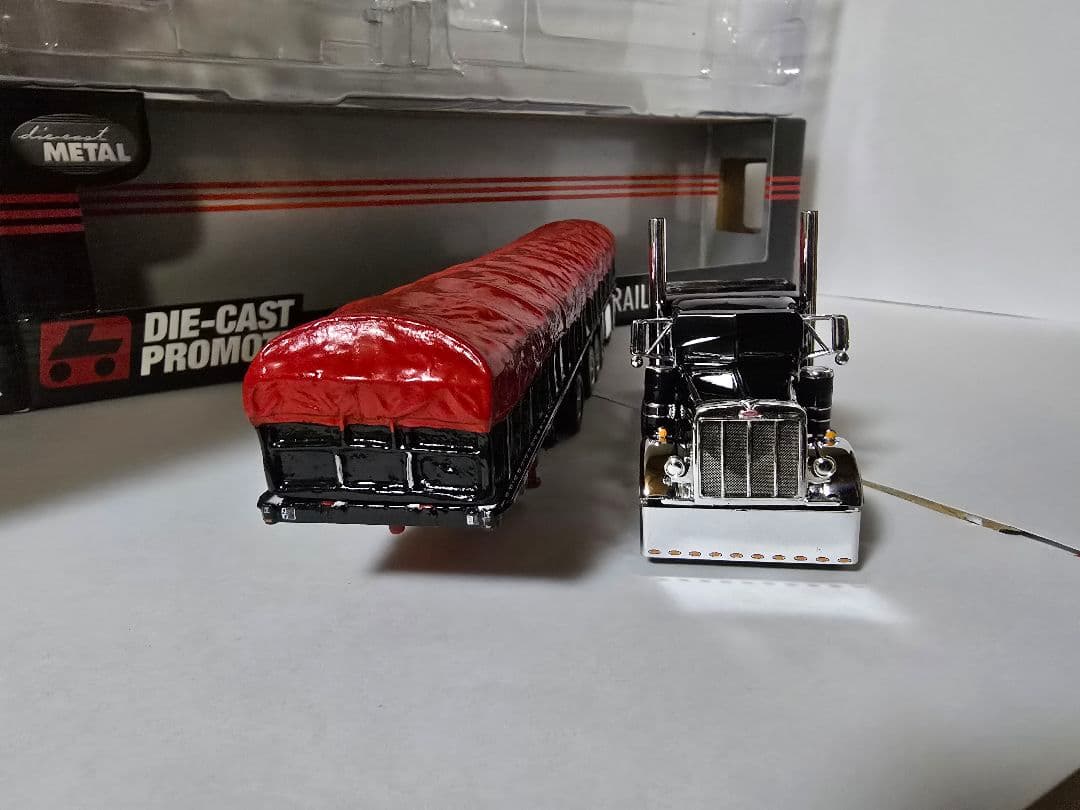 ミニカー DCP 1/64 Peterbilt 379 CoverWagon