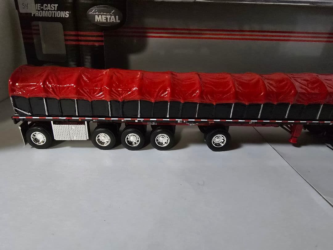ミニカー DCP 1/64 Peterbilt 379 CoverWagon