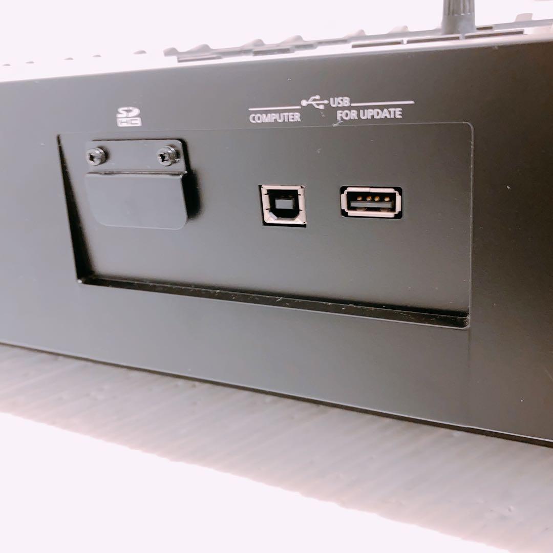 Roland FA-08 シンセサイザー