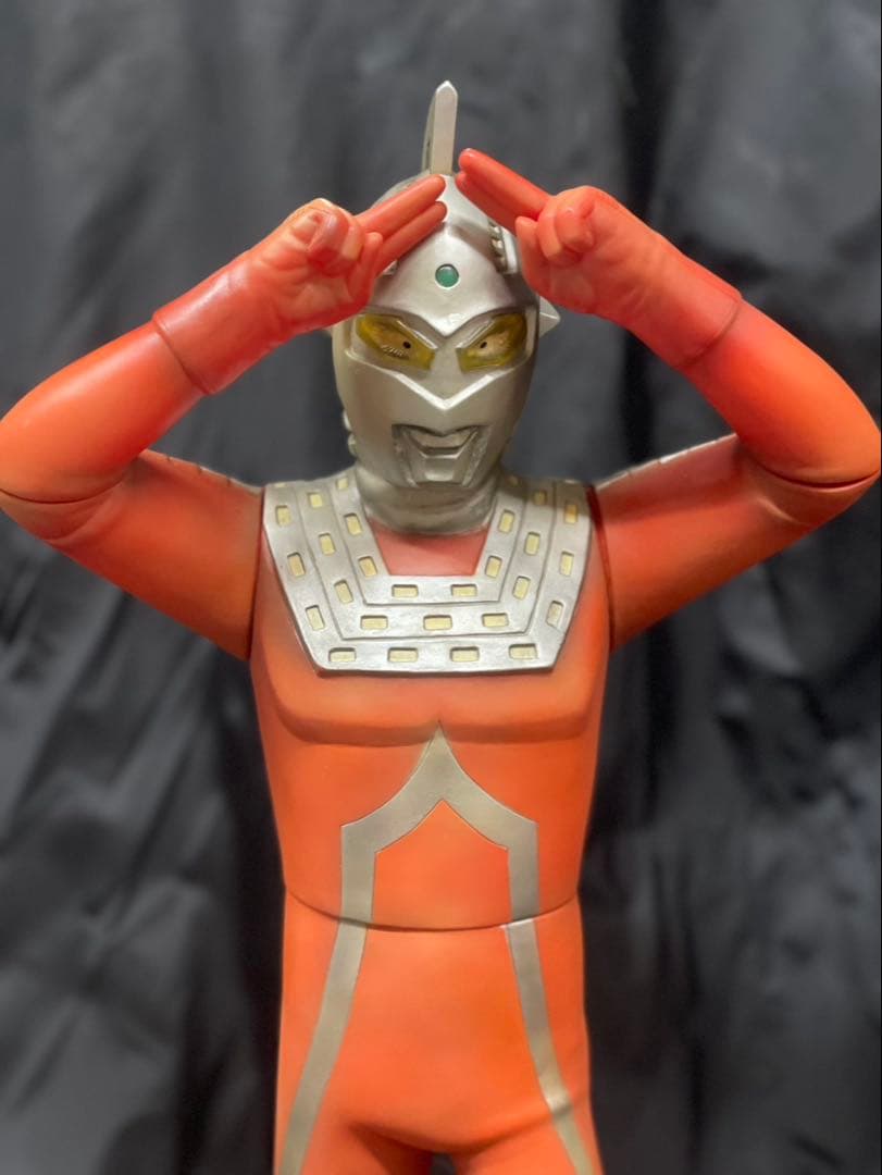 ウルトラセブン　ビックサイズソフビ　リペイント ウルトラマンフィギュア　電飾